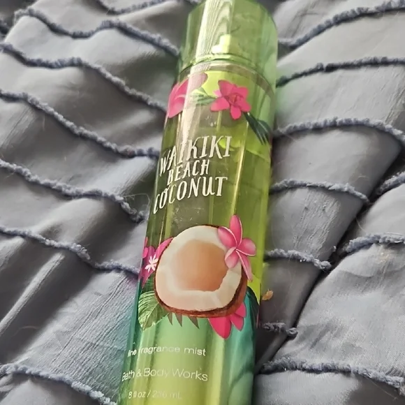 BRAND NEW ** Bath & Body Works Waikiki Beach Coconut Fragrance Mist