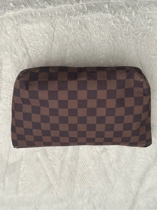 🤎Brown checkered cosmetic makeup bag (PRICE DROP)