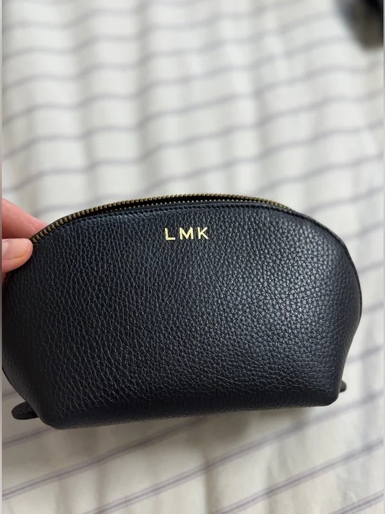 Cuyana  leather  pouch