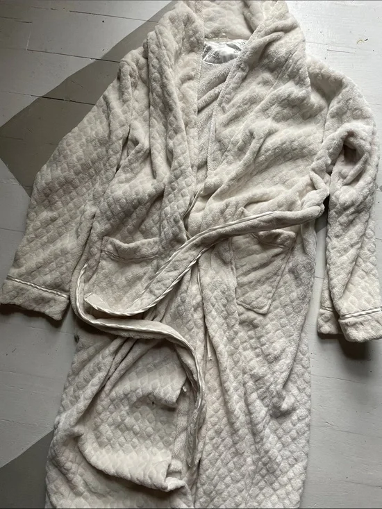 Cozy Quilted Bath Robe in Cream