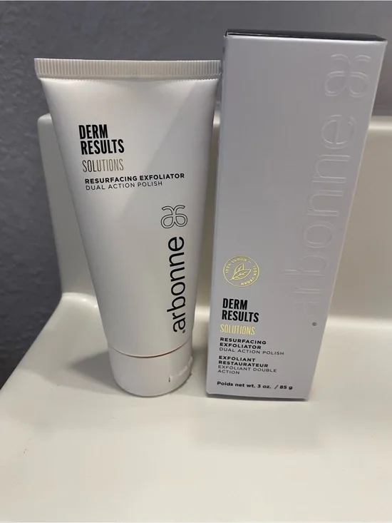 Arbonne Derm Results Solutions Resurfacing Exfoliator - White