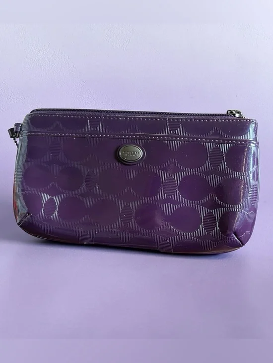Coach Peyton Liquid Gloss Purple Patent Leather Signature Wristlet (F52078)