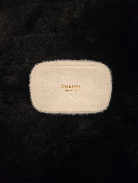 CHANEL Beauté Beige Fabric Makeup Bag Cosmetic Pouch With Zipper