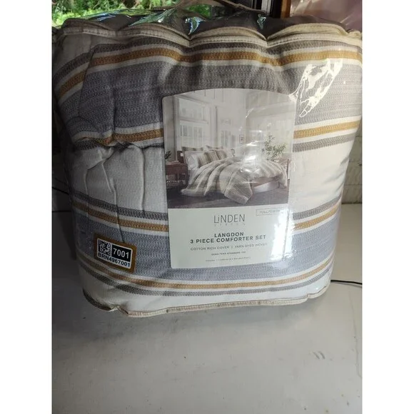 Linden St.  Langdon 3-piece Comforter Set Full/ Queen 1 Comforter &2 Shams (689)