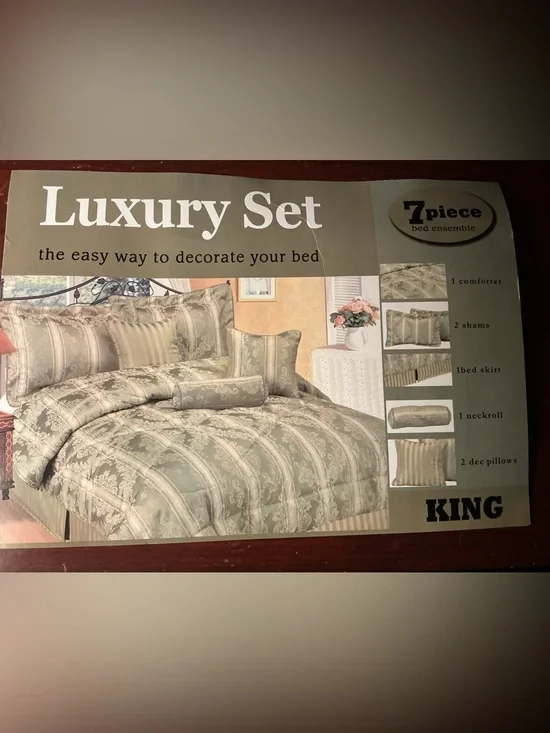 Luxury Home Bedding Set in Sage Green and Cream