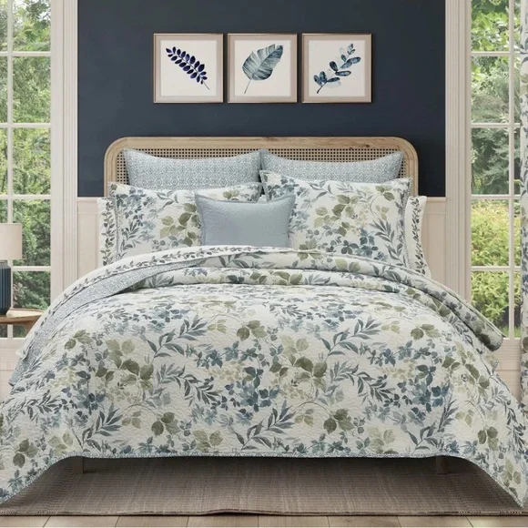 Botanical Floral Comforter Set in Blue & Green - Classic Cottage Style