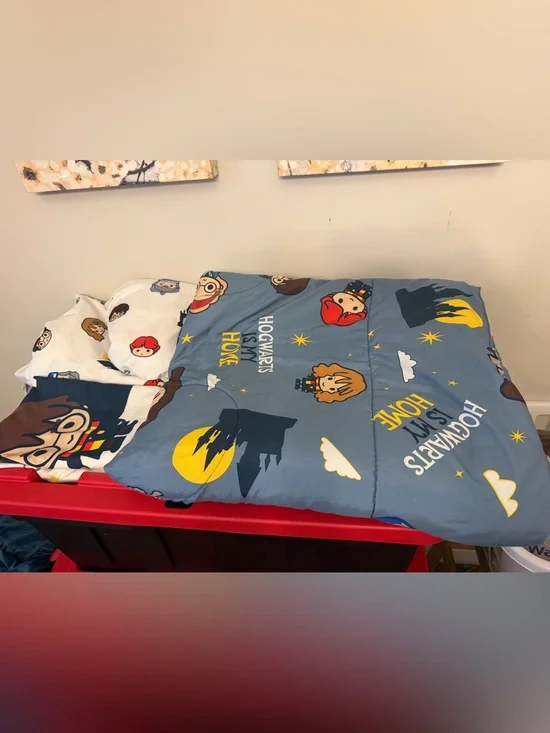 Harry Potter “Hogwarts Is My Home” Bedding Set