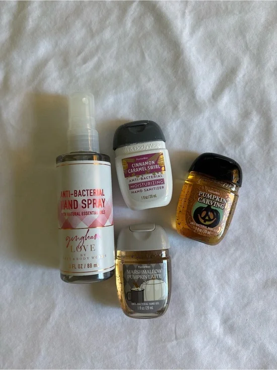 Assorted bath and body works sanitizers