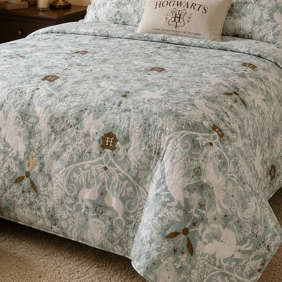 Pottery Barn Teen Harry Potter Magical Damask Full Queen Comforter Light Blue