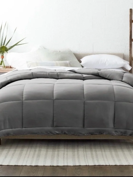 I Enjoy Home Brand All Season Alternative Down Gray Comforter Size Full/Queen