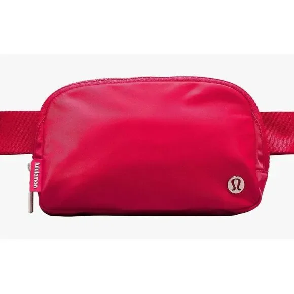 Lululemon Everywhere Belt in Cherry Mist