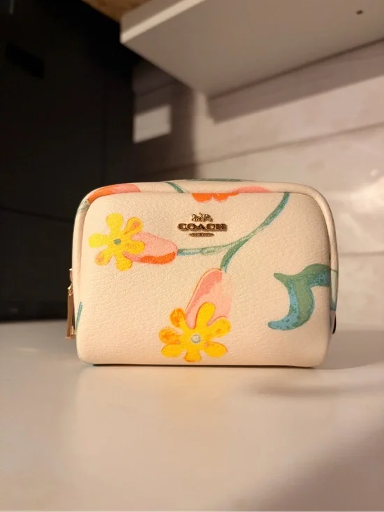 C8706 Coach mini boxy cosmetic pouch