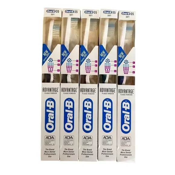 Lot of 5 Oral B Advantage Straight Toothbrush 35 Soft Control Grip 1994