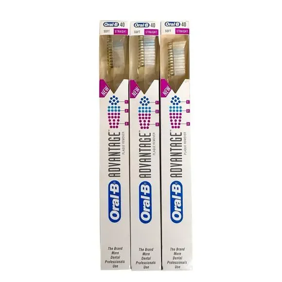 Lot of 3 Vintage 1993 Oral-B Toothbrush 40 Soft Straight Advantage Clear