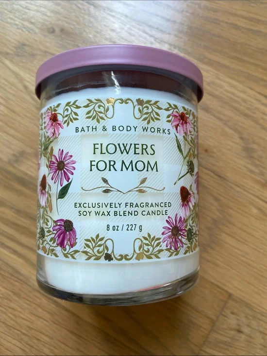 NWT Bath & Body Works Flowers for Mom Scented Candle - Pink