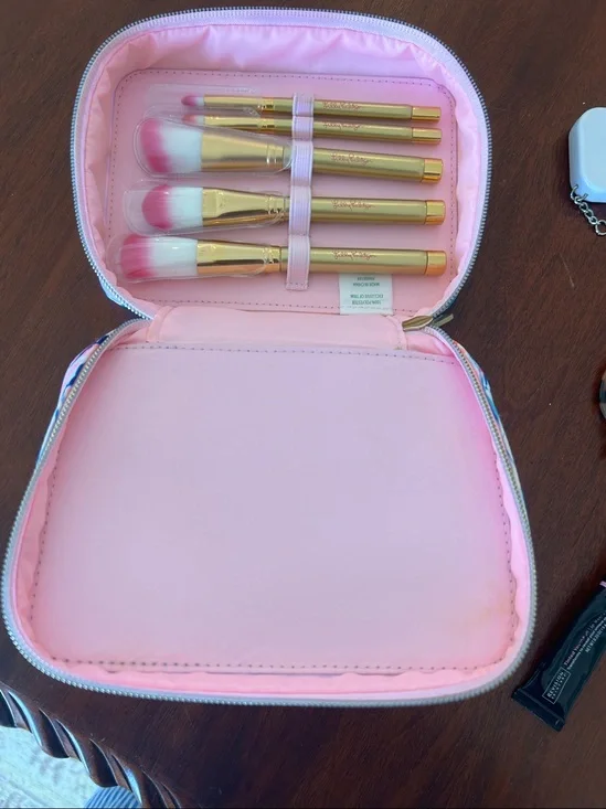 Lilly Pulitzer Travel Makeup Case with Original 5-Piece Brush Set