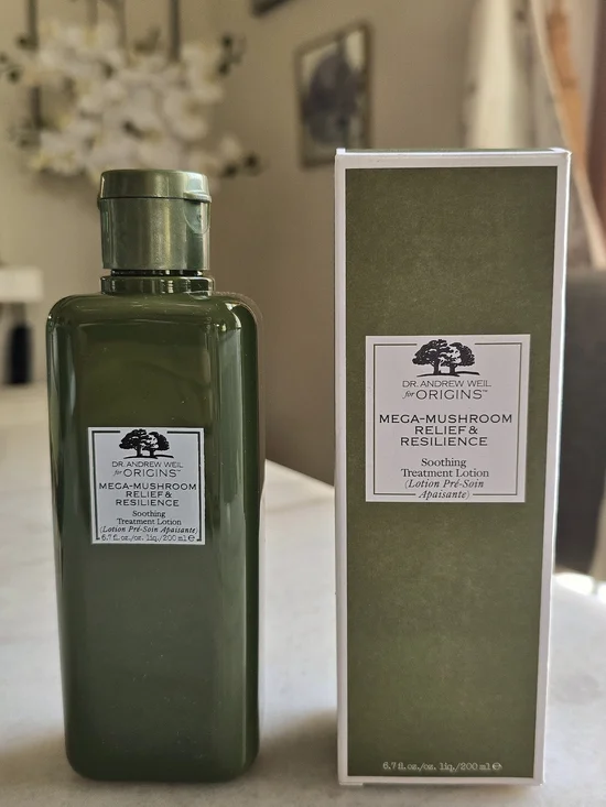 Mega-Mushroom Relief & Resilience Soothing Treatment Lotion - Olive Green