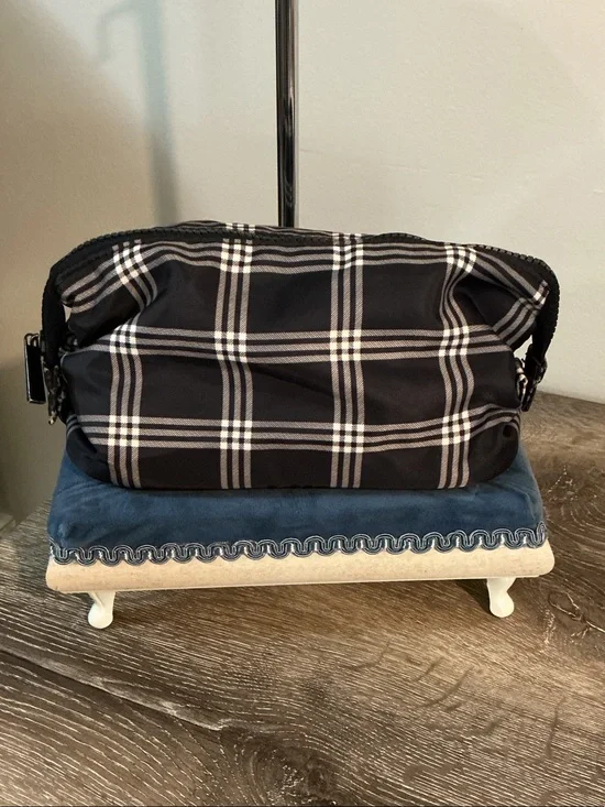Maurices Black White Plaid Cosmetic Bag Zip Top Interior Pockets Snap Down Sides