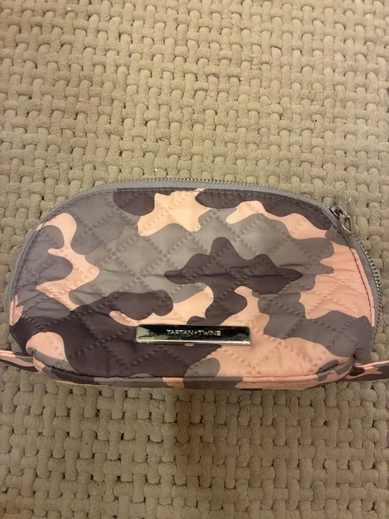 Pink Camouflage Quilted Cosmetic Pouch‎