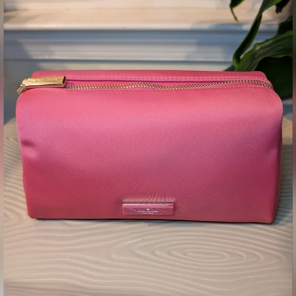 Kate Spade Carter Cosmetic Bag NWT