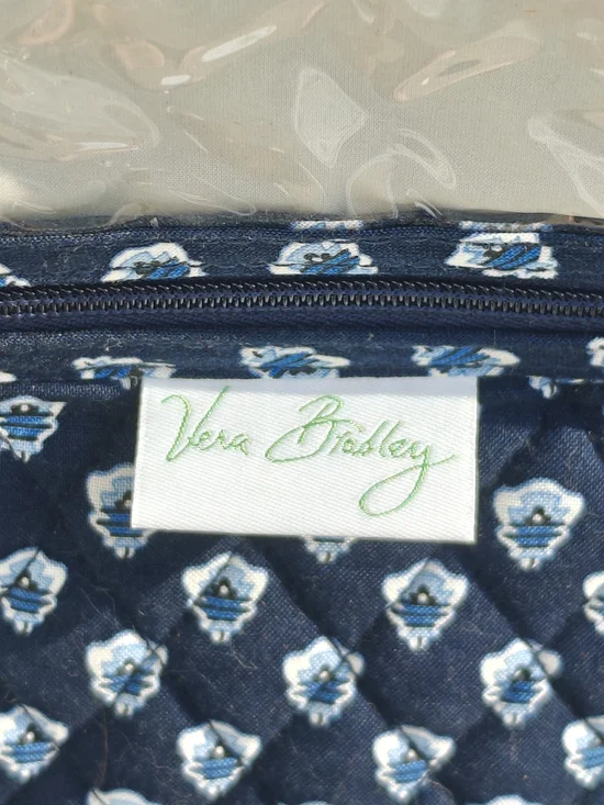 NWOT Vera Bradley Navy Quilted Folding Travel Kit