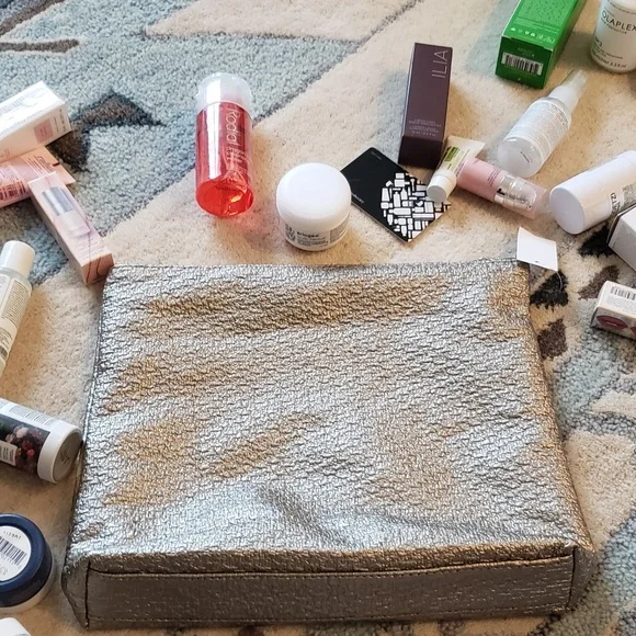 NWT Silver Textured Makeup Case