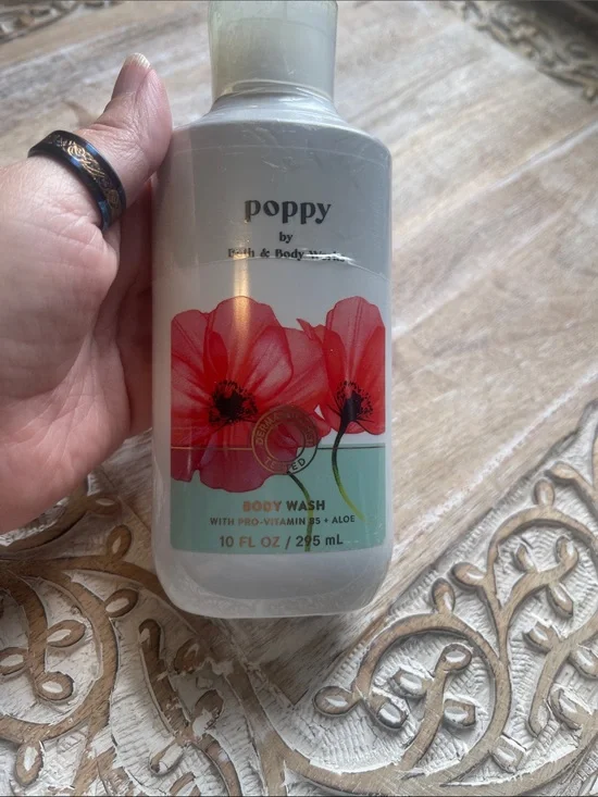 Bath & Body Works Poppy Body Wash — Red Floral Label