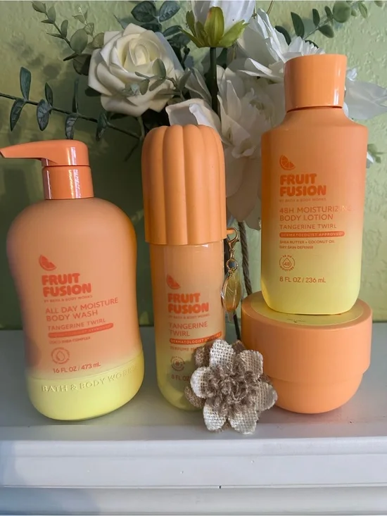 Bath & Body Works Fruit Fusion Tangerine Twirl - Pink & Orange Packaging