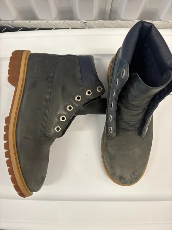 Timberland Boys Youth Leather Boots with Tan Sole Navy Blue Size 6.5 W