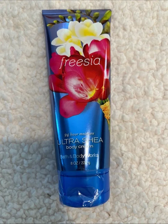 Bath & Body Works Freesia Ultra Shea Body Cream - 8 ounces