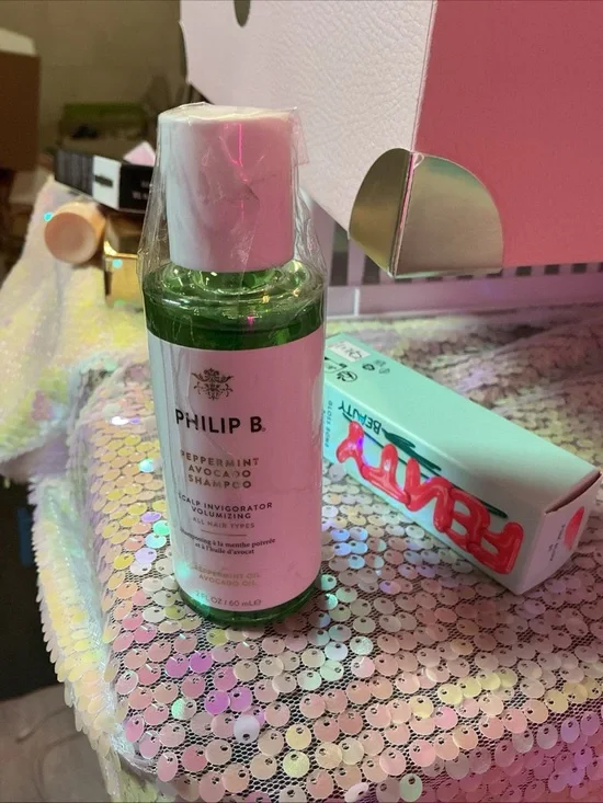 Philips Green and White Peppermint Avocado Shampoo Bottle