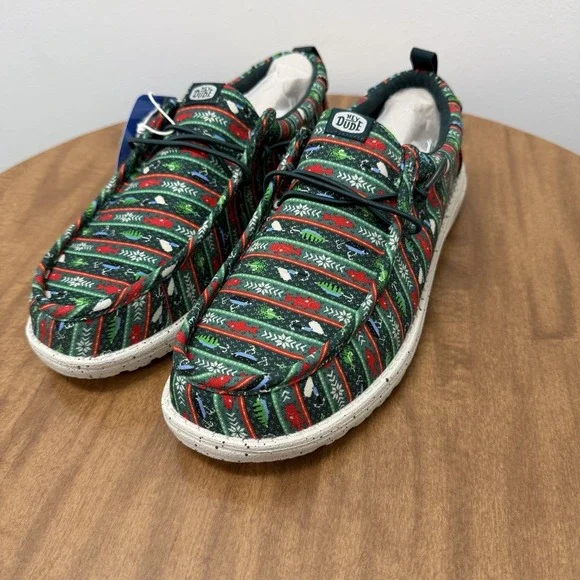 Hey Dude Wally‎ Merry Fishmas sweater Loafers Men Sz 10 Christmas Fish Green Red