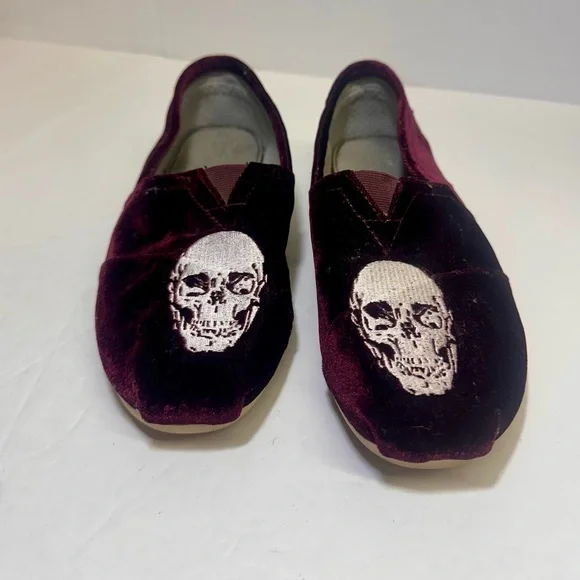 Toms Limited Edition Neiman Marcus Burgundy Velvet Loafers size 8.5‎ men’s