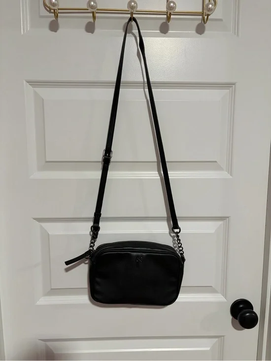 Black Leather Crossbody Bag with Adjustable Strap