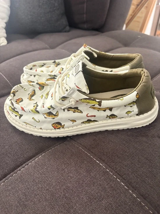 Hey Dude Mens Fish Pattern Canvas Sneakers - White & Olive