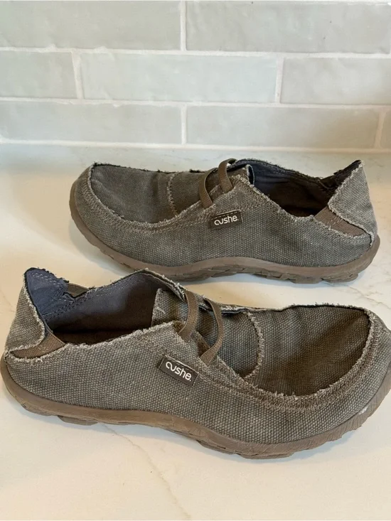 Cushe M Loafer Slipper Shoes Mens 8 Brown Canvas Slip On Moc Toe Comfort