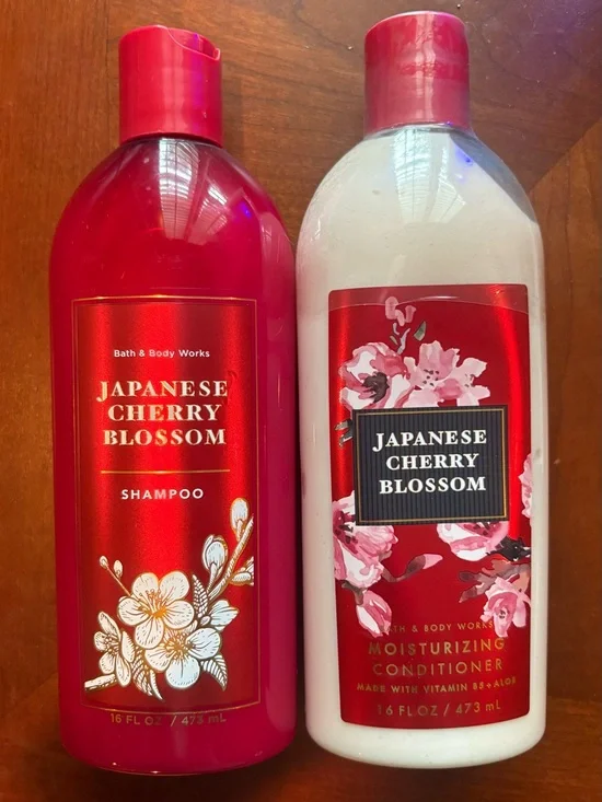 NWT, B&BW Japanese Cherry Blossom Shampoo & Conditioner Set