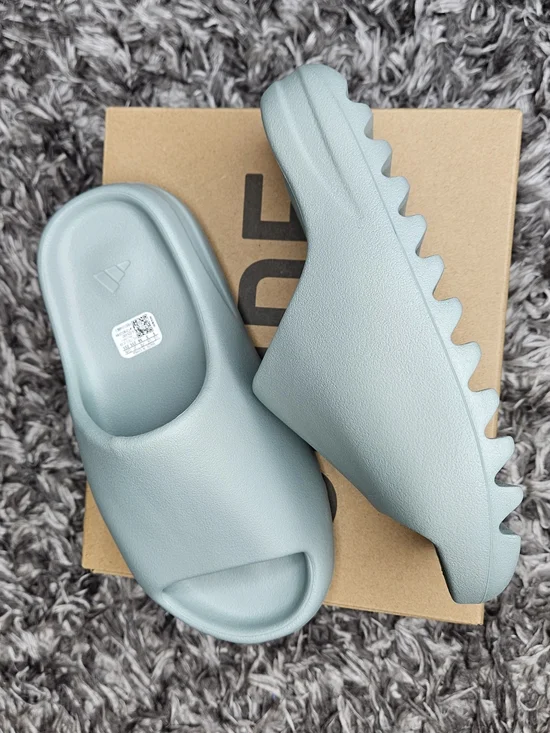 Yeezy Slide Salt Size 5