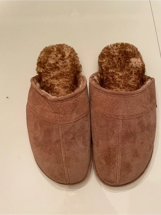 Lamo Women's Brown Faux-Suede Plush-Lined Slip-On Slippers