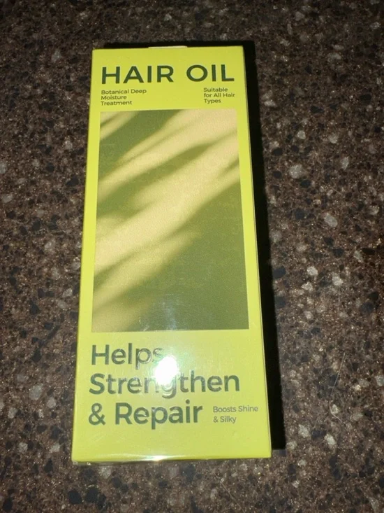 Hair Oil Helps Strengthen & Repair Treatment