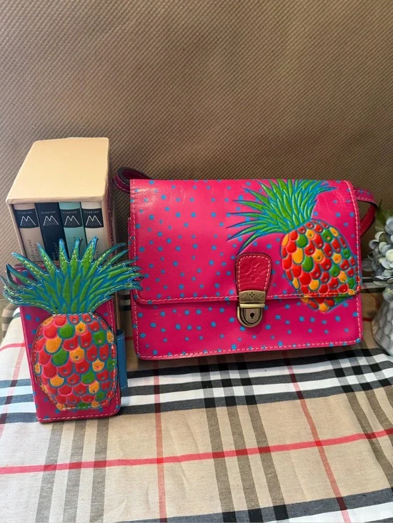 Patricia Nash Lanza Hot Pink Pineapple Crossbody with Matching Card Holder