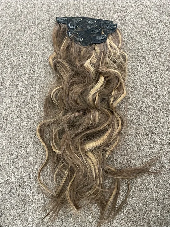 Clip-In Hair Extensions - Synthetic  24 inches