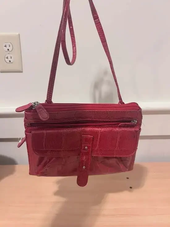 Vintage Style Red Croc Embossed Faux Leather Multi-Compartment Crossbody Bag