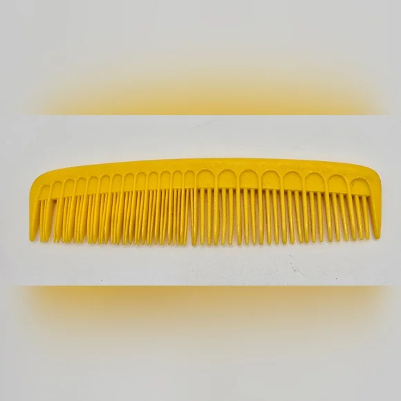 Vintage Yellow Pocket Comb 5