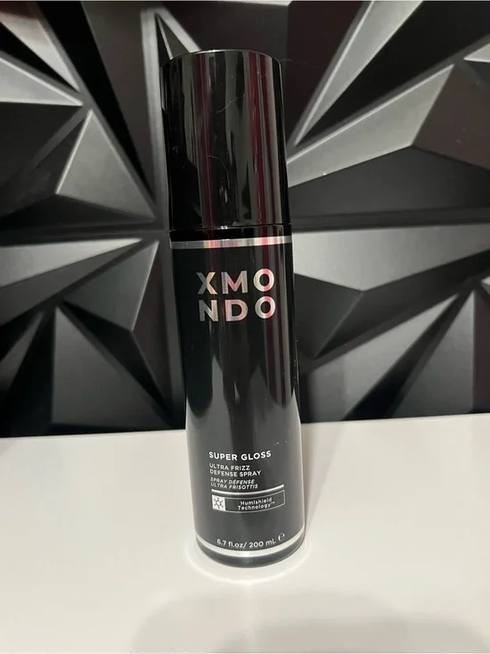 Xmondo Hair Super Gloss Ultra Frizz Defense Spray — Black