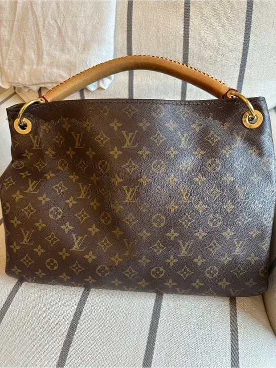 Louis Vuitton Monogram Canvas Shoulder Bag with Vachetta Handle