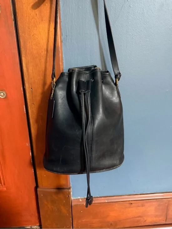 Vintage Coach Black Leather Bucket Bag – Drawstring Crossbody