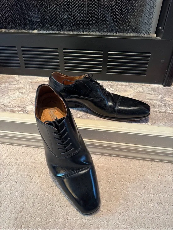 Florsheim Black Leather Cap-Toe Oxfords