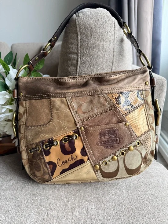 Coach Vintage Patchwork Hobo Bag in Brown/Tan