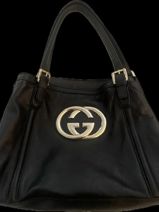 Gucci Women’s Black Tote Shoulder Bag GG Logo Gold Hardware Zip Lined Pockets